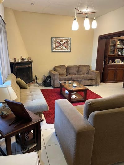 Vendo casa en Ycua Satí. Oasis en medio de la ciudad. 1.524 m2 amplio jardín.