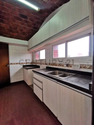 SE VENDE DEPARTAMENTO CON COCHERA EN RECOLETA