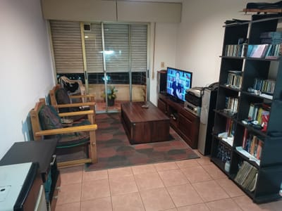 Cordón. 1 dormitorio. Amoblado. (GGCC y fibra óptica incluídos)