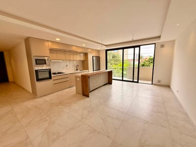 En Alquiler Departamento De Lujo En Equipetrol, Condado VI Plaza Italia