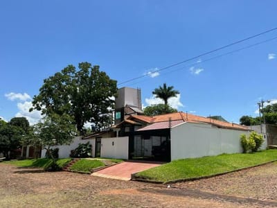 HERMOSA CASA DE LUJO EN VENTA – KM 6 ACARAY, CIUDAD DEL ESTE!!