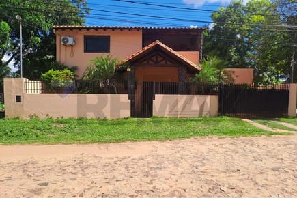 ALQUILO VIVIENDA AMPLIA AMOBLADA EN Mariano roque 