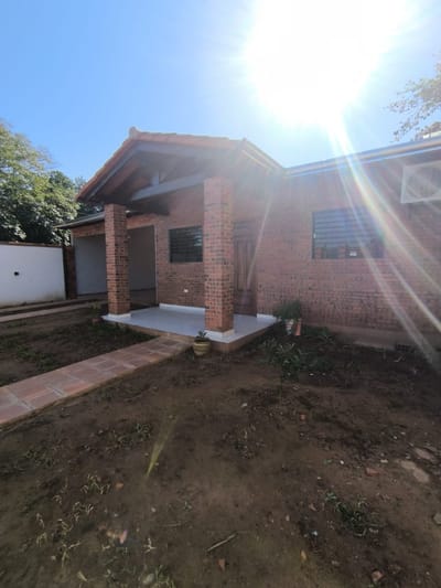 VENDO-CASA-EN-MARIANO-ROQUE-ALONSO 