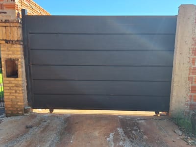 En venta casa en km8 acaray titulado 