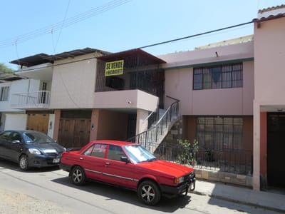 Vendo casa en la Clarke cerca al centro y colegio Lourdes