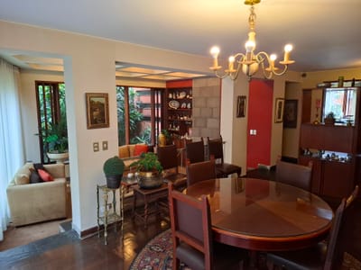 Casa Como Terreno ( 303.80 M2) En Urb Residencial Higuereta $ 560,000