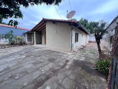 Vendo Casa de 2 dormitorios en Lambaré – 440 m² sobre Guirnalda
