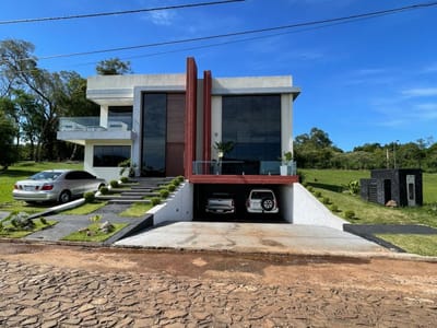 Vendo Casa de lujo en Condominio Trinidad, Encarnación – Con piscina
