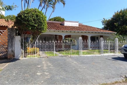 CASA EN VENTA - LAMBARÉ