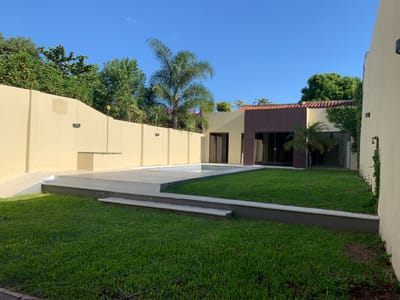 ALQUILO RESIDENCIA DE 5 DORMITORIOS EN SAN CRISTOBAL