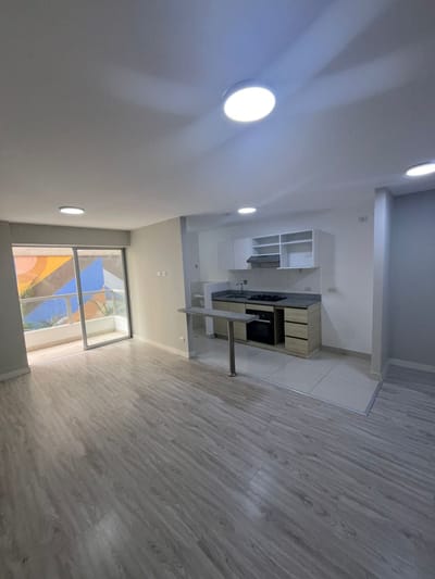 SE VENDE DEPARTAMENTO 02 DORM + COCHERA en URB. MIRAMAR - SAN MIGUEL