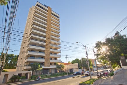 Las Lomas: Edificio Dominica: DEPARTAMENTO EN SEMIPISO FINAMENTE AMUEBLADO.