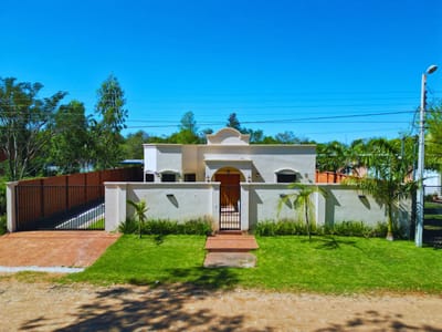 VENDO CASA AMOBLADA C/ PISCINA EN SAN BERNARDINO‼