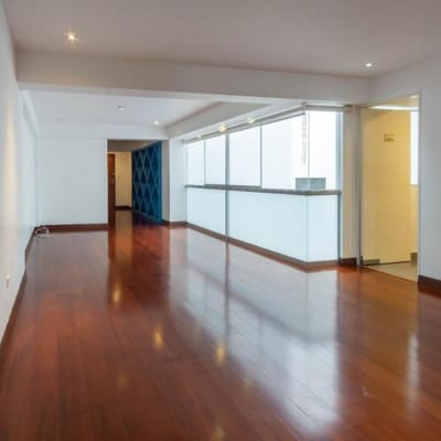 Moderno departamento a dos cuadras del Malecón Cisneros