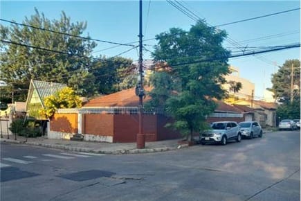 En venta propiedad en Esquina en zona Comercial