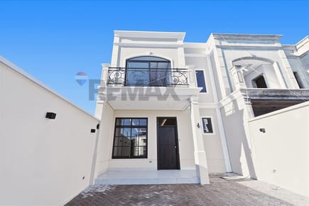 Elegante Duplex En Jardin De Oro