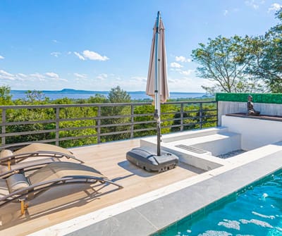 RESIDENCIA DE LUJO EN SAN BERNARDINO CON VISTA AL LAGO