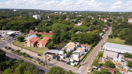 VENDO PROPIEDAD EN ITA ENRAMADA SOBRE LA AVENIDA PERON