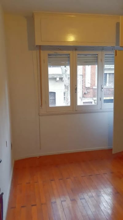 VENTA, CENTRO 3 DORM, 2 BAÑOS, 1ER PISO X ES, FRENTE, BALCON, GASTOS BAJOS