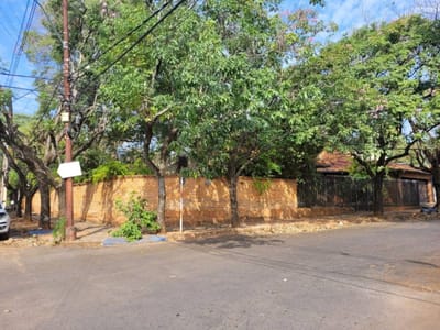 Esquina 1.282 m² + Casa 500 m² Mcal. López