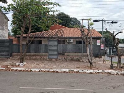 VENDO CASA DE 3 DORMITORIOS EN LAMBARE