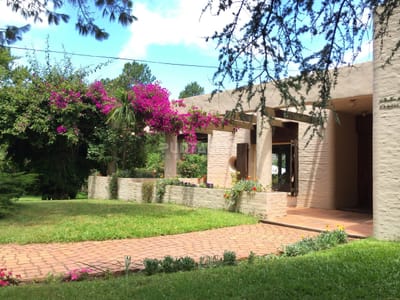 ALQUILER DE CASA  DE 4 DORMITORIOS CON PISCINA EN RINCON DEL INDIO