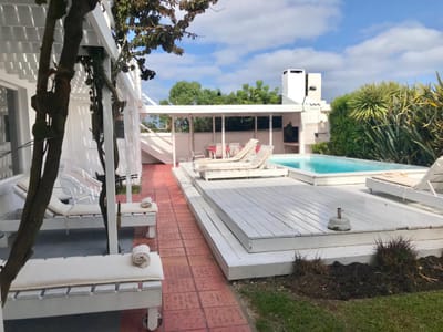 VENTA CASA CON PISCINA EN LA BARRA DE LA RUTA AL MAR