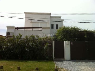 CASA EN LA BARRA, 4 DORMITORIOS, 3 BAÑOS, MUY CERCA DEL MAR