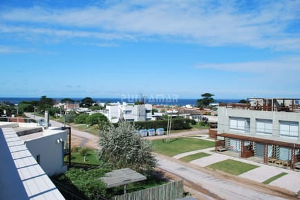 ALQUILER HERMOSO APARTAMENTO CON TERRAZA AL MAR EN MANANTIALES