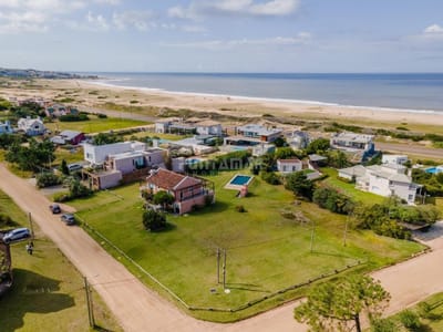 VENTA HERMOSO TERRENO ESQUINERO A UNA CUADRA DE PLAYA MONTOYA
