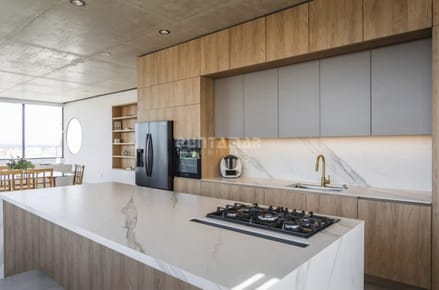 MODERNA Y LUNIMOSA CASA EN ALQUILER CON VISTA AL MAR EN MONTOYA