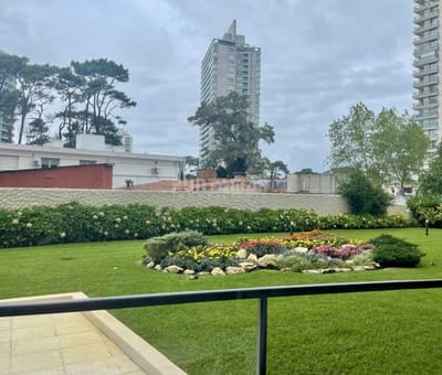 ALQUILER ANUAL DE APARTAMENTO DE 4 DORMITORIOS. PUNTA DEL ESTE