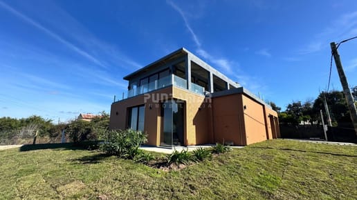 CASA A ESTRENAR EN SANTA MONICA FRENTE A LA PLAYA EN SANTA MONICA
