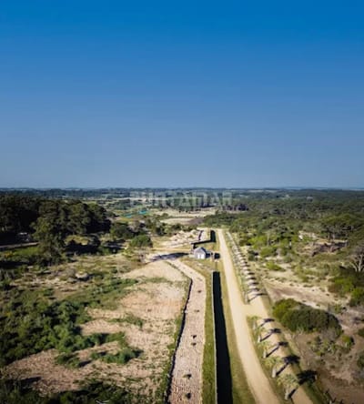 HERMOSO TERRENO EN BARRIO PRIVADO EN JOSE IGNACIO