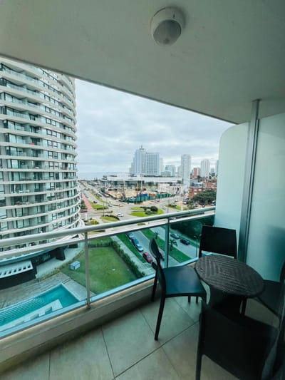 DEPARTAMENTO DE 2 DORMITORIOS CON BALCON SOBRE AVDA. CHIVERTA