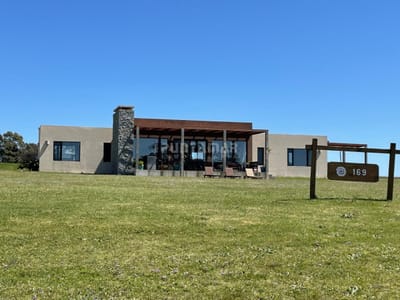 VENTA DE CASA DE 2 DORMITORIOS EN PUEBLO MIO