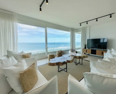 VENTA. ESPECTACULAR APARTAMENTO EN LE PARC 3, PRIMERA LÍNEA DE PLAYA BRAVA