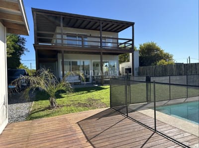 ALQUILER CASA EN LA JUANITA 4 DORMITORIOS A UNA CUADRA DE LA PLAYA