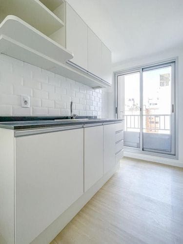 Venta De Apartamento 2 Dormitorios Con Terraza En Barrio Sur