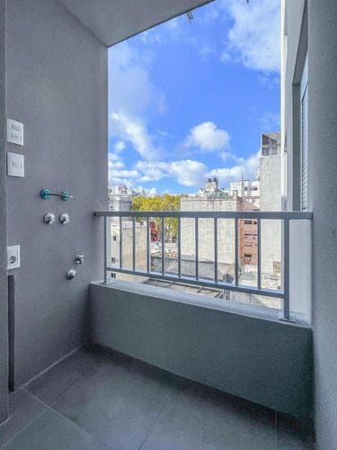 Venta Apartamento 2 Dormitorios Con Terraza En Barrio Sur