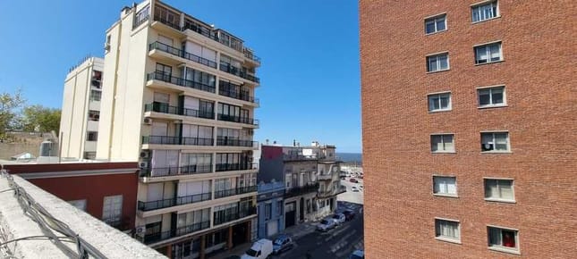 Vende Apartamento 3 dormitorio Barrio Sur