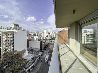 Venta Apartamento de 2 dormitorios con  garaje en Pocitos