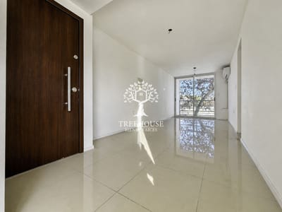 AApartamento 2 Dormitorios con terraza y cochera en Tres Cruces, Montevideo