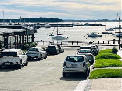 Venta/Alquiler Apartamento Punta del Este - Peninsula 3 Dormitorios 4 Baños Muebles Garaje x 2 vista al puerto