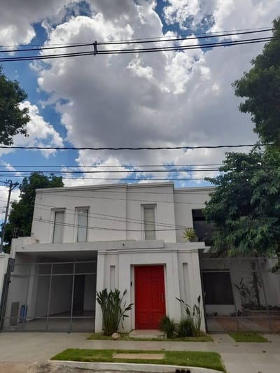 ALQUILER DE RESIDENCIA PREMIUM Bo MBURUCUYÁ