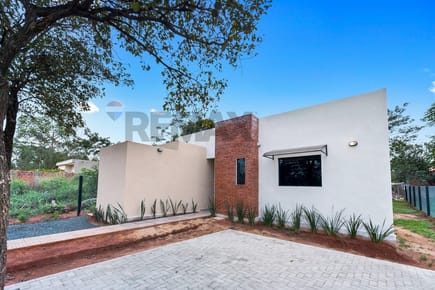 VENDO CHALET EN LUQUE - FRACCION ITAPUMI