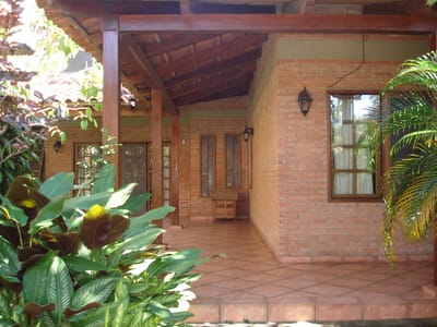 En equipetrol zona ambasador inmueble en venta con potencial comercial.