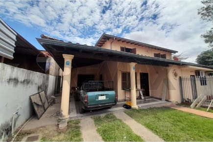 Casa de dos Piso, ideal para (VIVIENDA, OFICINAS, SPAP, GIMNACIO) 