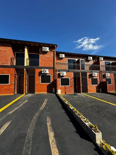 Alquilo Casa de Dos habitaciones Ñemby en condominio 