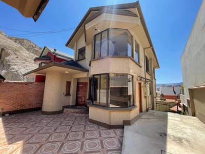 CASA EN ALQUILER CON GARZONIER TOTALMENTE INDEPENDIENTE EN AUQUISAMAÑA